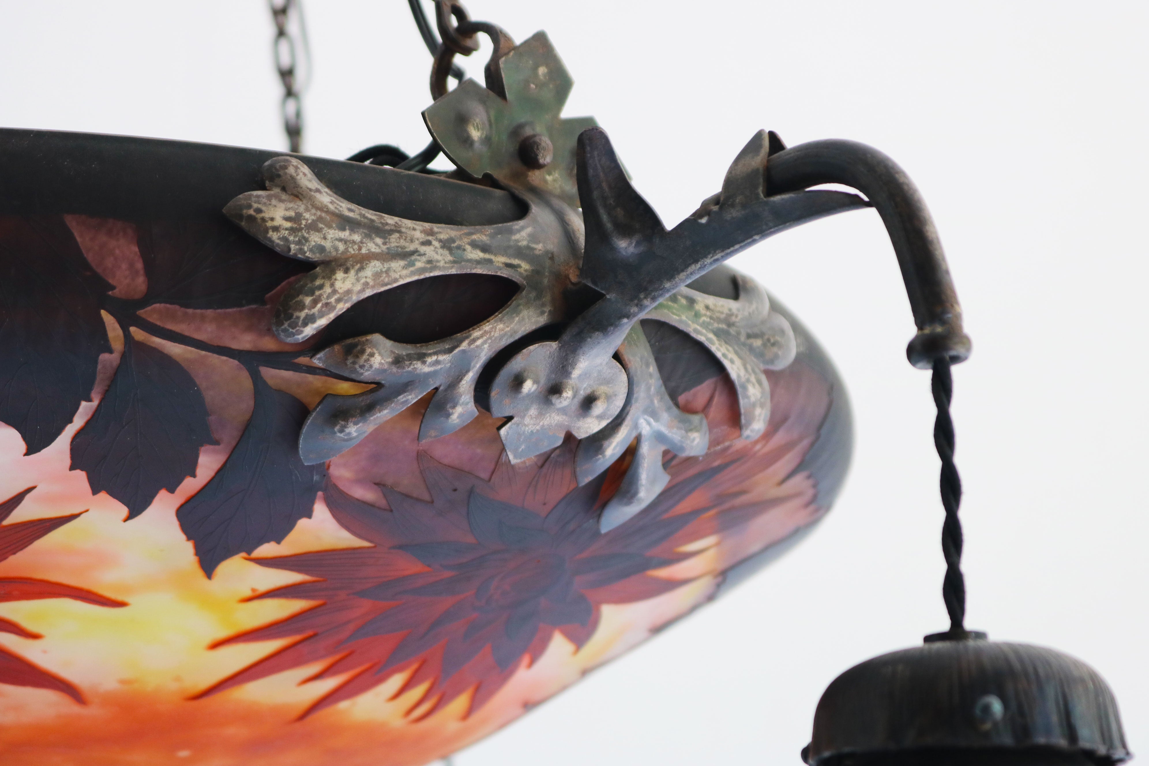 Exquisite ''Dahlia'' chandelier by Daum Nancy & Louis Majorelle