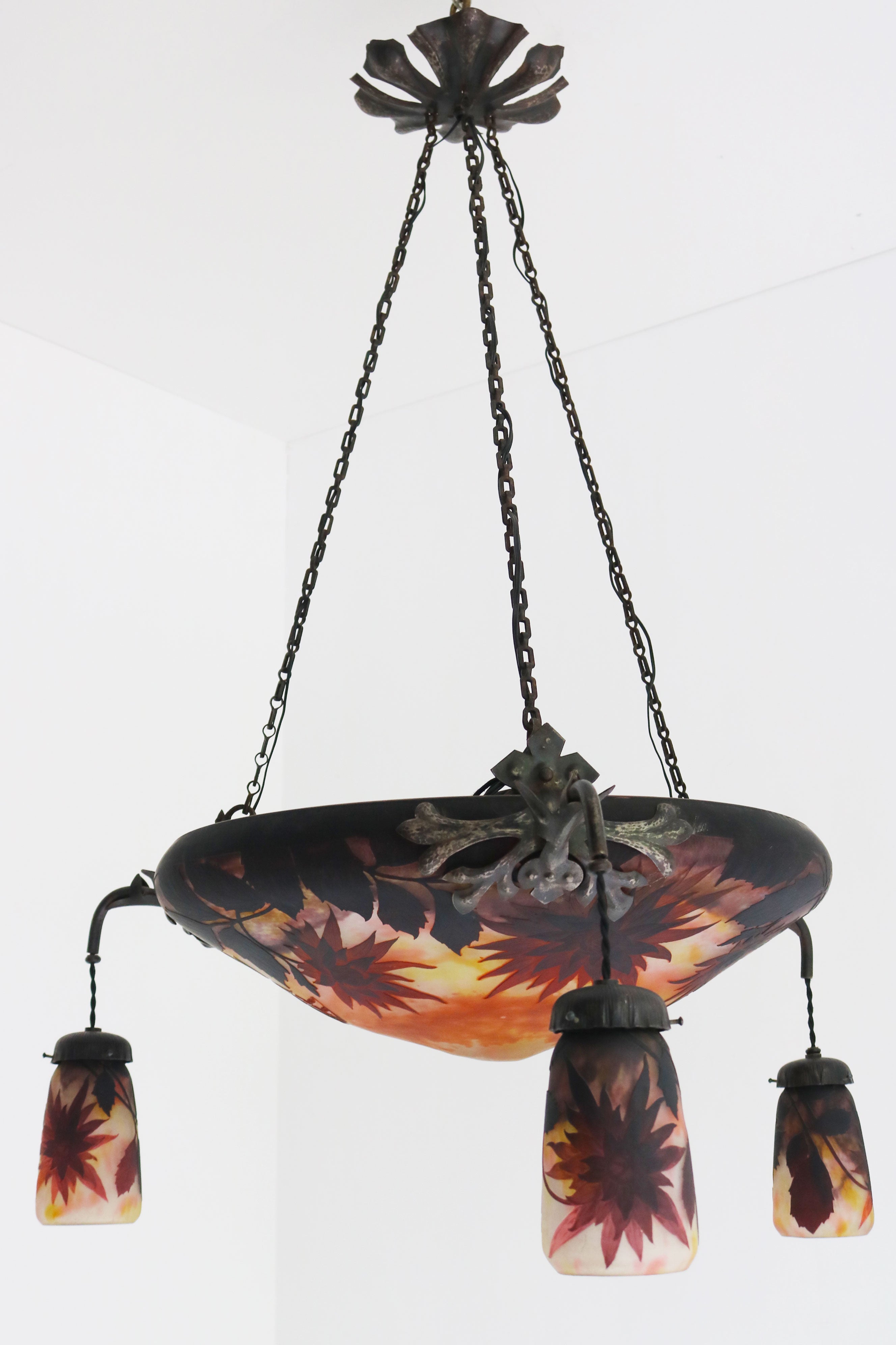 Exquisite ''Dahlia'' chandelier by Daum Nancy & Louis Majorelle