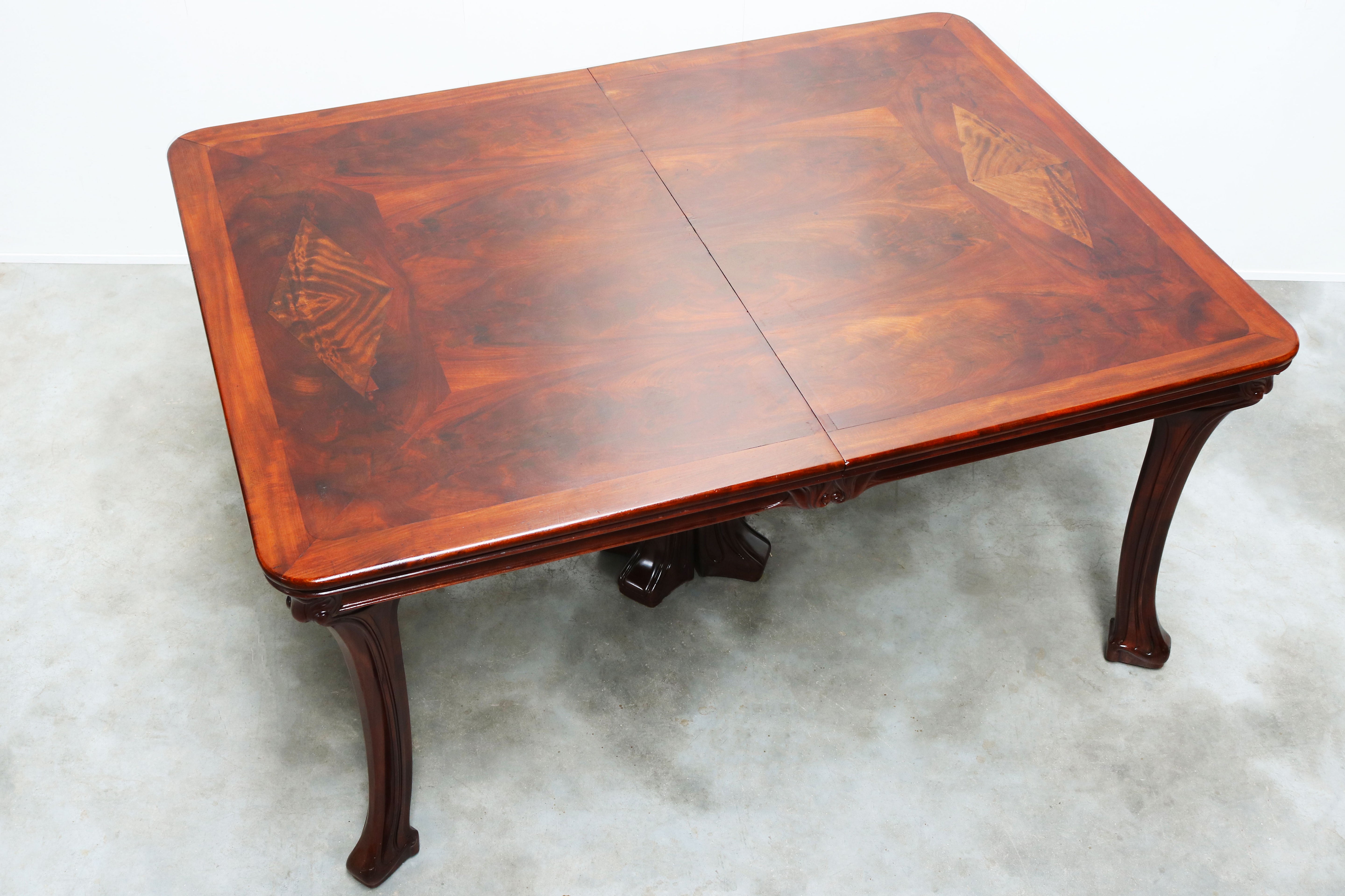 Exquisite Art Nouveau dining table by Eugene Gaillard for Maison Bing 1900