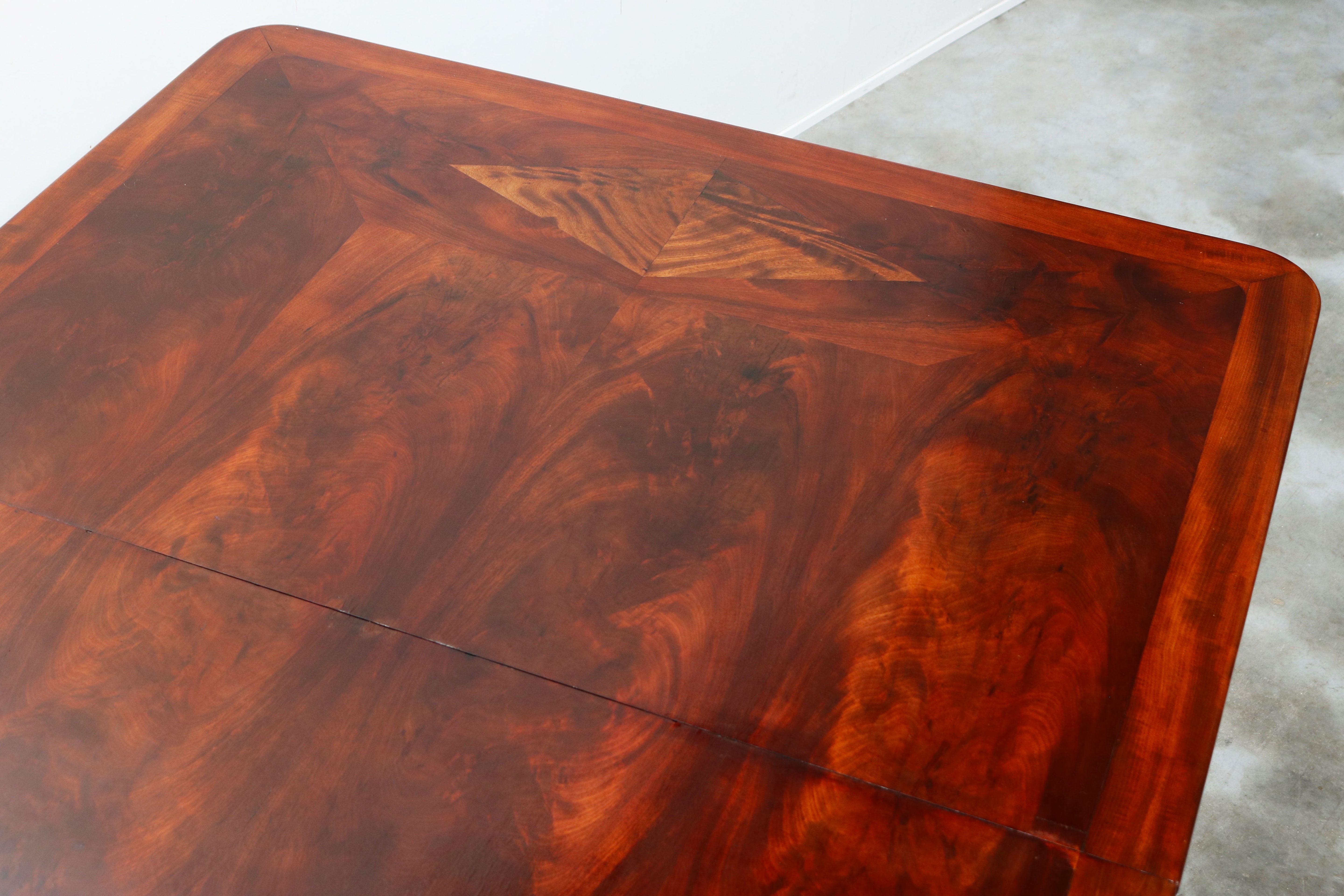 Exquisite Art Nouveau dining table by Eugene Gaillard for Maison Bing 1900