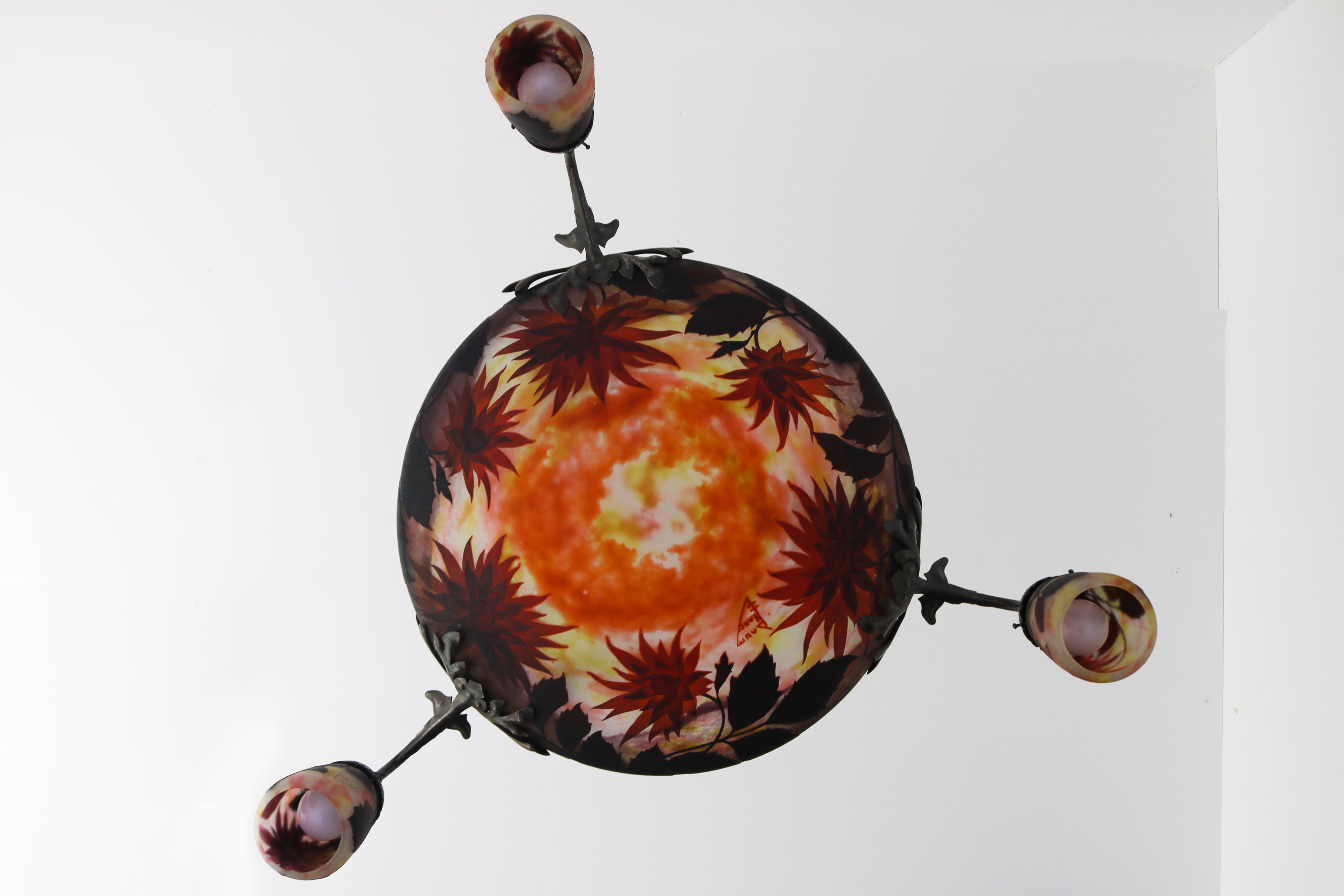 Exquisite ''Dahlia'' chandelier by Daum Nancy & Louis Majorelle