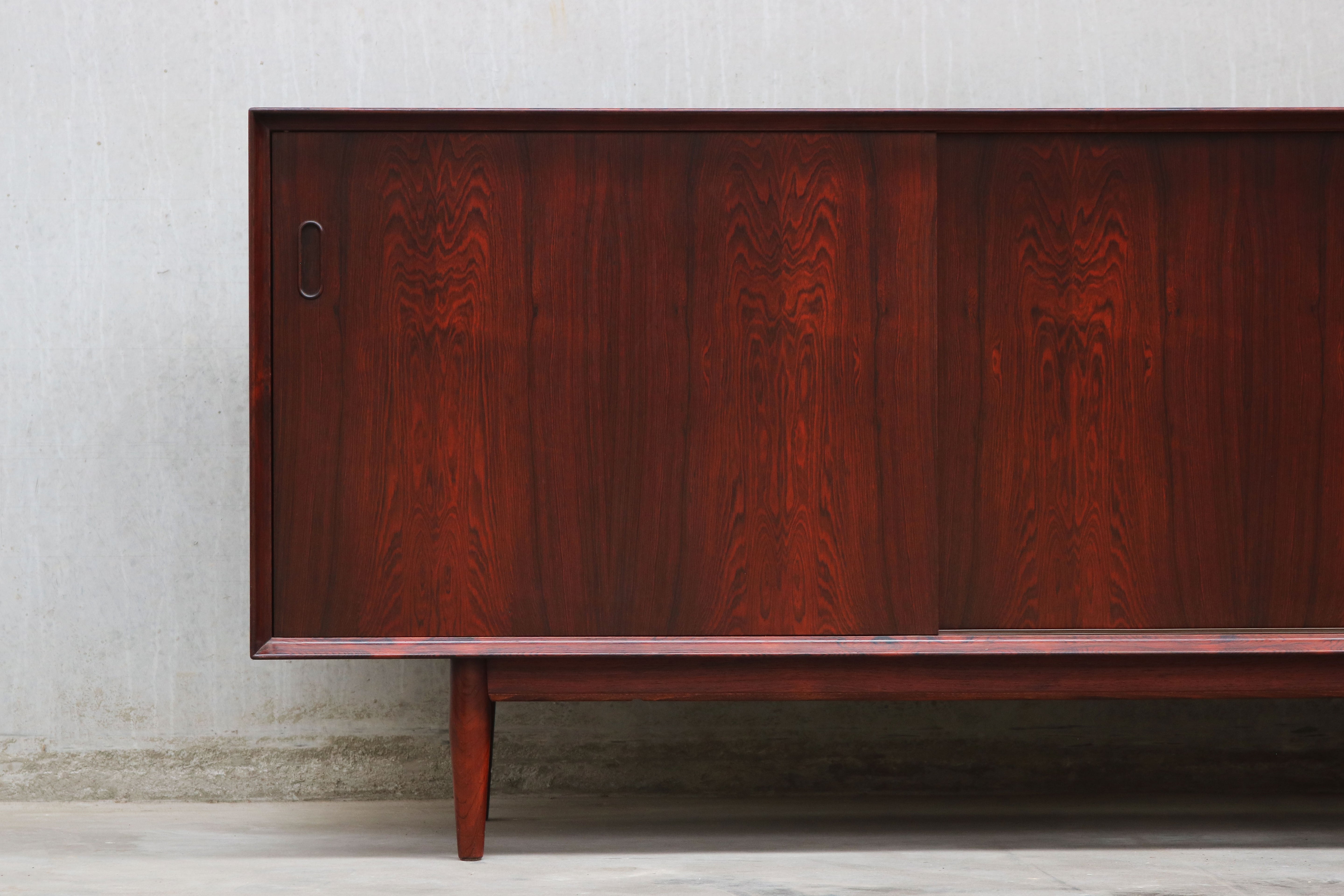 Rare Danish design model: OS29 sideboard by Arne Vodder for Sibast Rosewood 1950