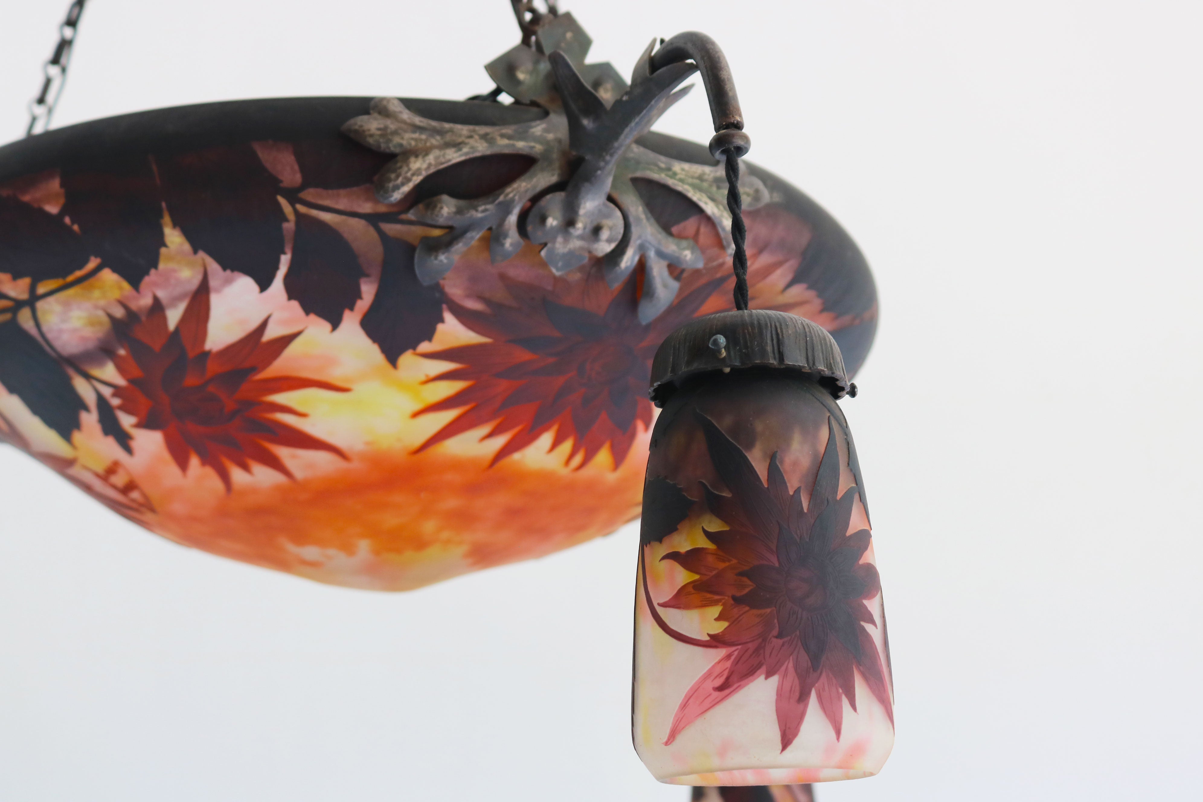 Exquisite ''Dahlia'' chandelier by Daum Nancy & Louis Majorelle