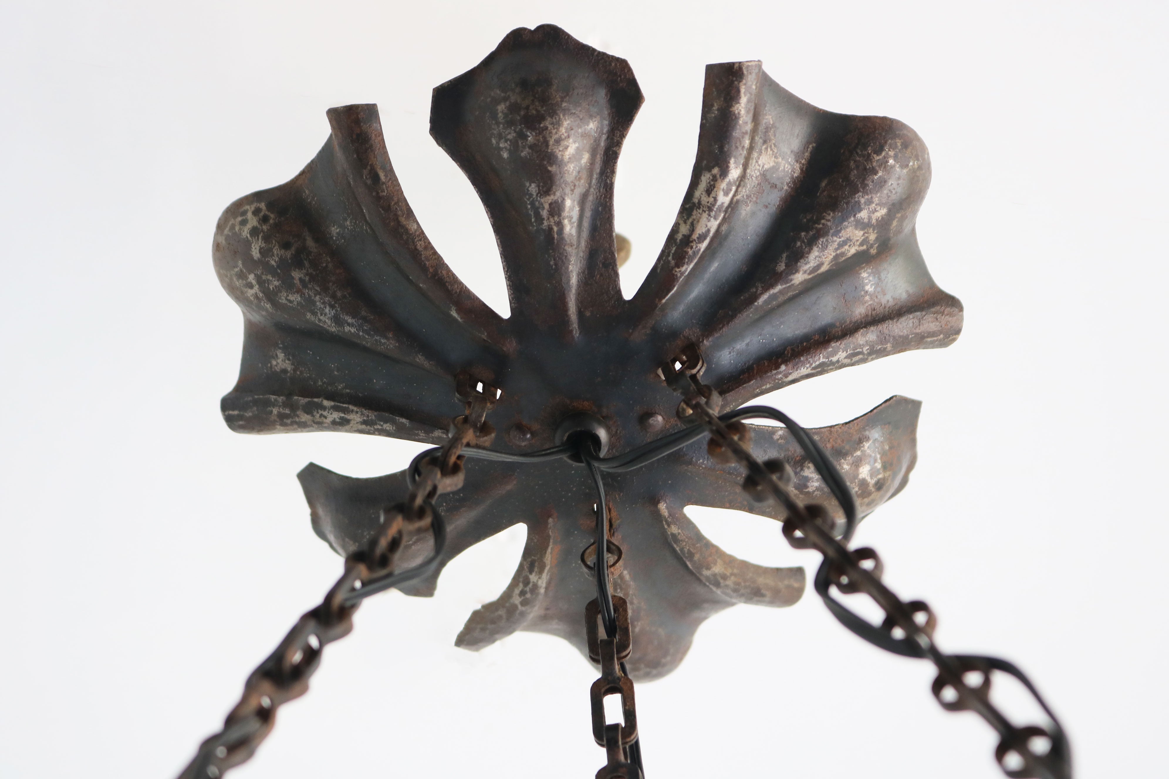 Exquisite ''Dahlia'' chandelier by Daum Nancy & Louis Majorelle