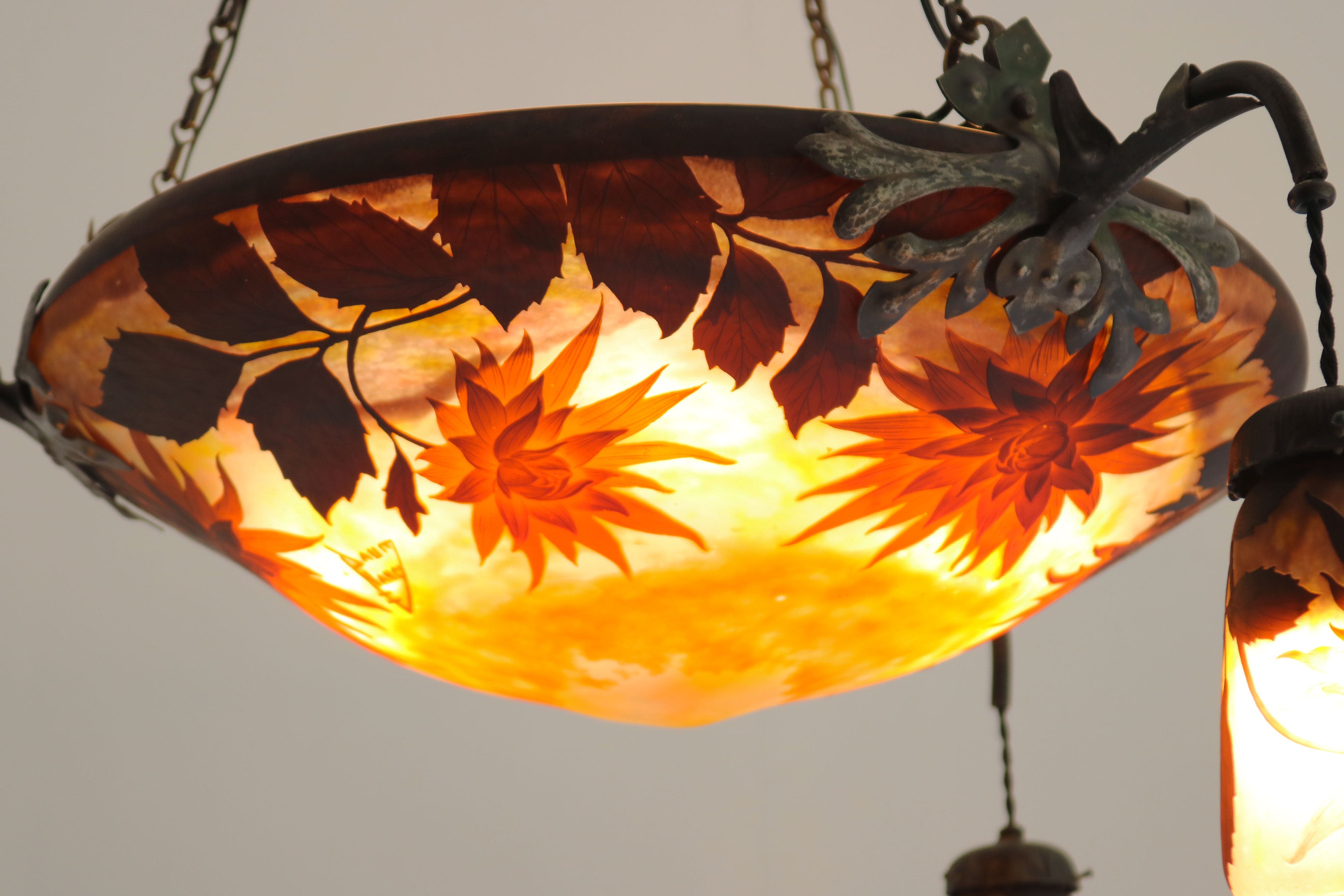 Exquisite ''Dahlia'' chandelier by Daum Nancy & Louis Majorelle