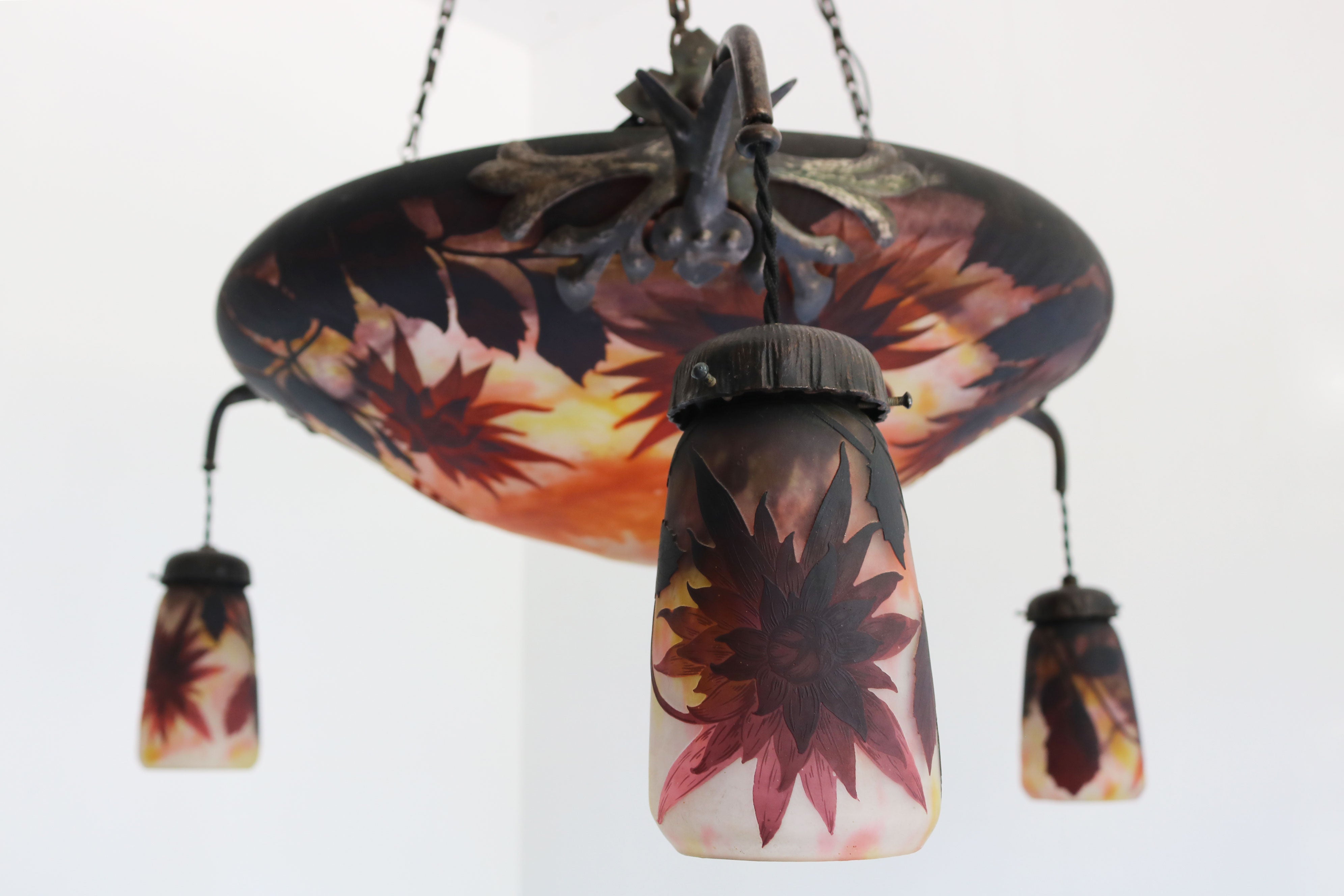 Exquisite ''Dahlia'' chandelier by Daum Nancy & Louis Majorelle