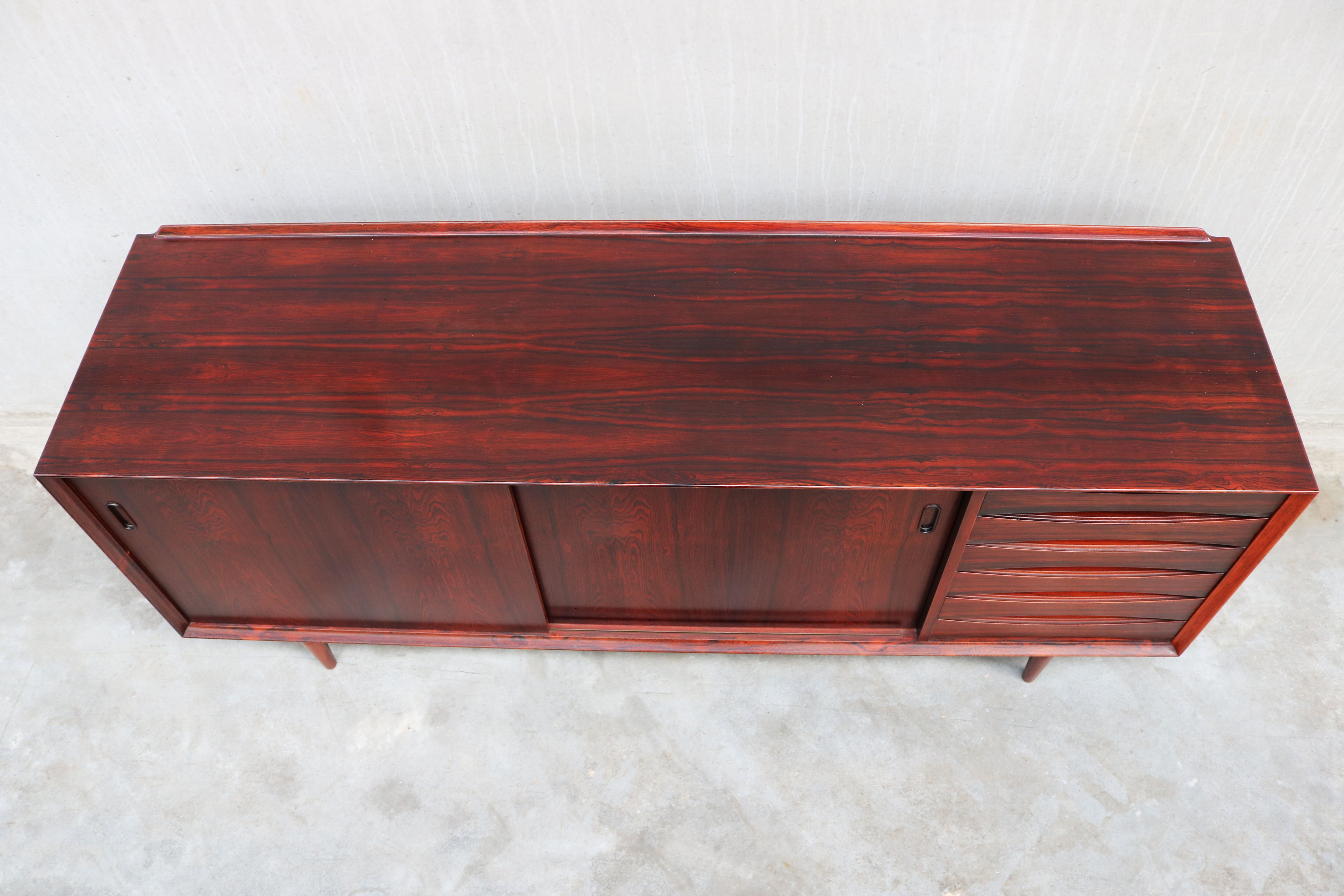 Rare Danish design model: OS29 sideboard by Arne Vodder for Sibast Rosewood 1950
