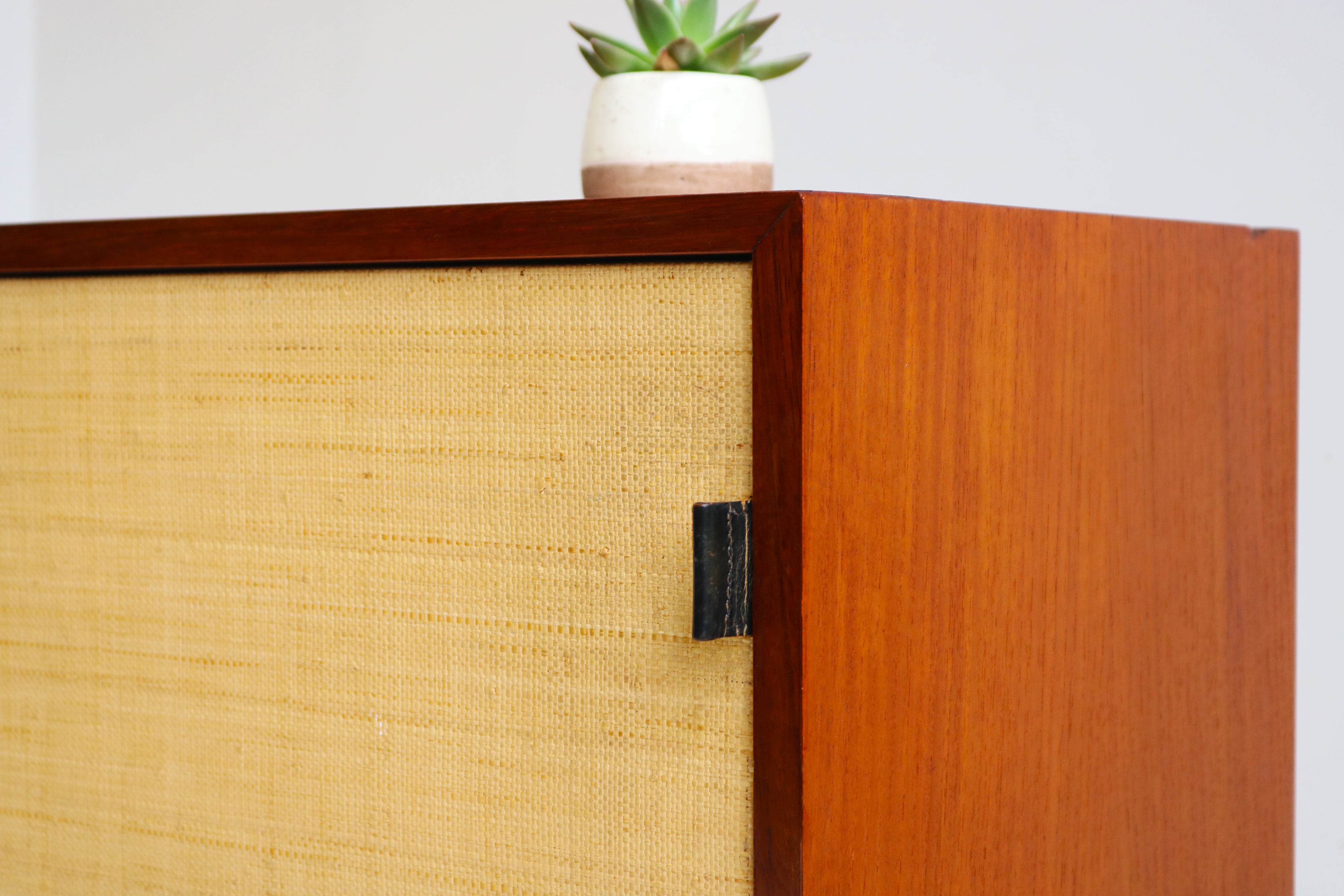 Floating Sideboard Model: 123 by Florence Knoll for Knoll 1960